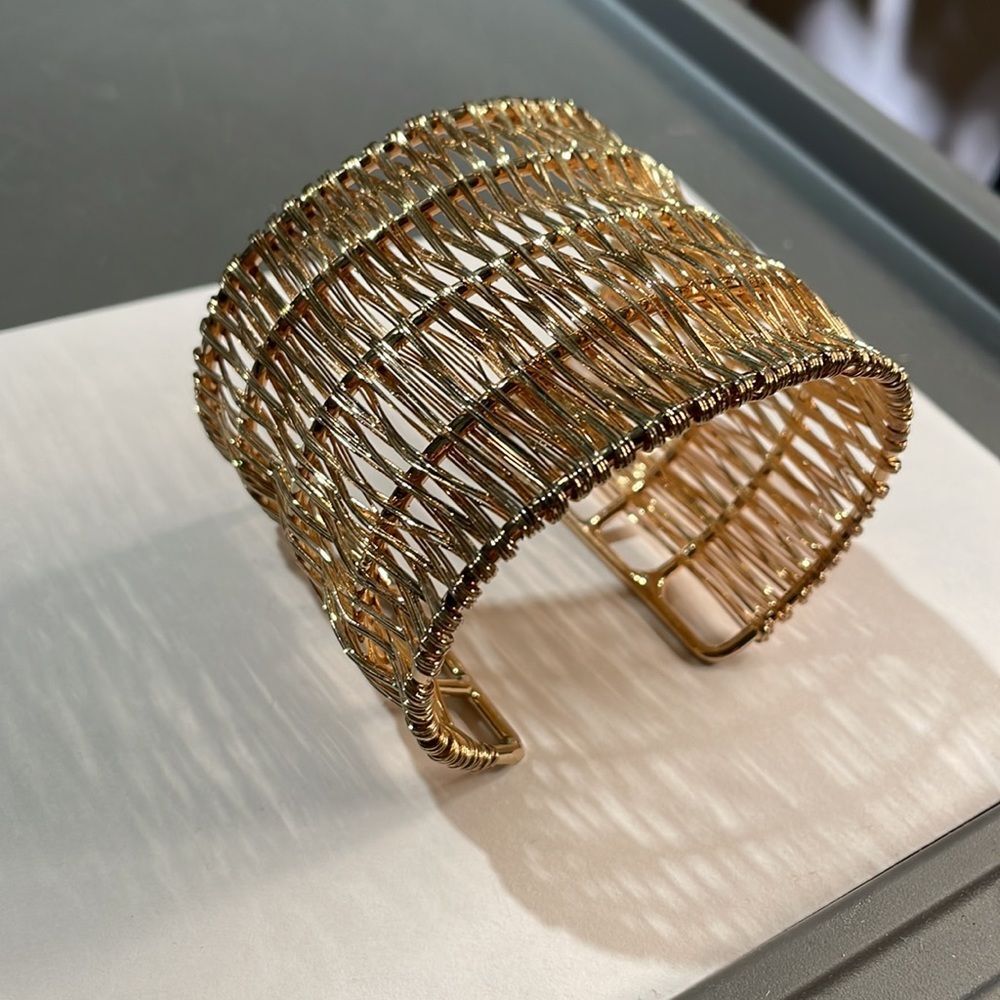 Express cuff bracelet bangle chunky party unique jewelry gold one size chunky